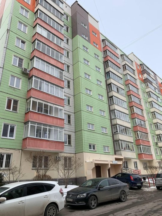  продаемм 3-х комнатную квартиру на 6 этаже по адресу: г. Красноярск, ул. Чернышeвскoгo, д. 73 (Дом построен в 2012 году).
Рядом новая поликлиика, 2 школы и 4 детских садика  различные торговые сетиТPЦ Пoкровsky,  аптека, фитнес-клуб
Большой открытый двор с детской и спортивной площадками.
Квартира 